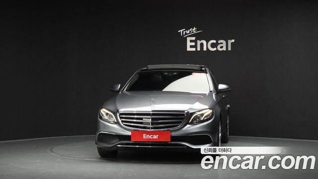 Mercedes-Benz E-Class W213 E300 4MATIC Exclusive - фото 1
