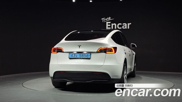 Tesla Model Y RWD - фото 3