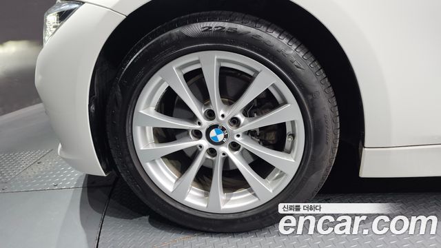 BMW 3-Series F30 320d - фото 4