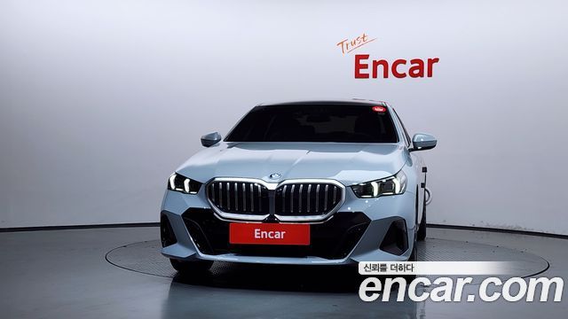 BMW 5-Series G60 530e xDrive M Sport - фото 2