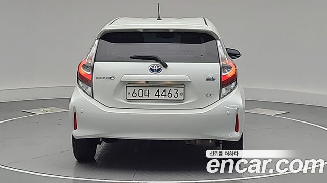 Toyota Prius 1.5 - фото 3