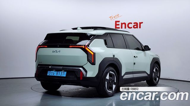 Kia EV3 Standard 2WD Earth - фото 1
