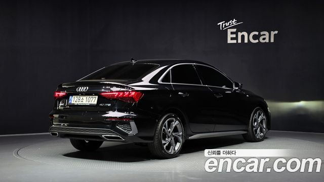 Audi A3 40 TFSI Premium - фото 1