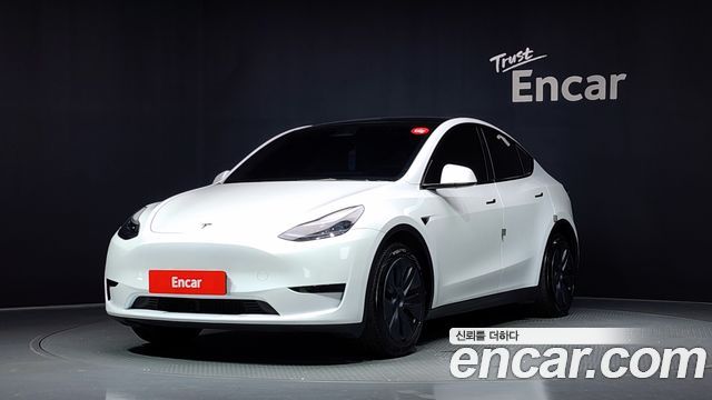 Tesla Model Y RWD - фото 0