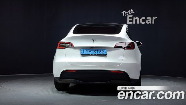 Tesla Model Y RWD - фото 3