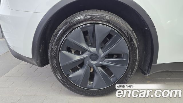 Tesla Model Y RWD - фото 4