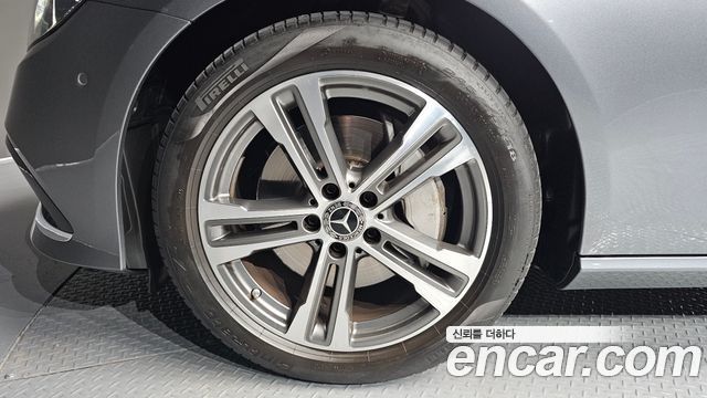 Mercedes-Benz E-Class W213 E350 4MATIC Avantgarde - фото 4