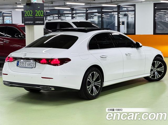 Mercedes-Benz E-Class W214 E200 Avantgarde - фото 1