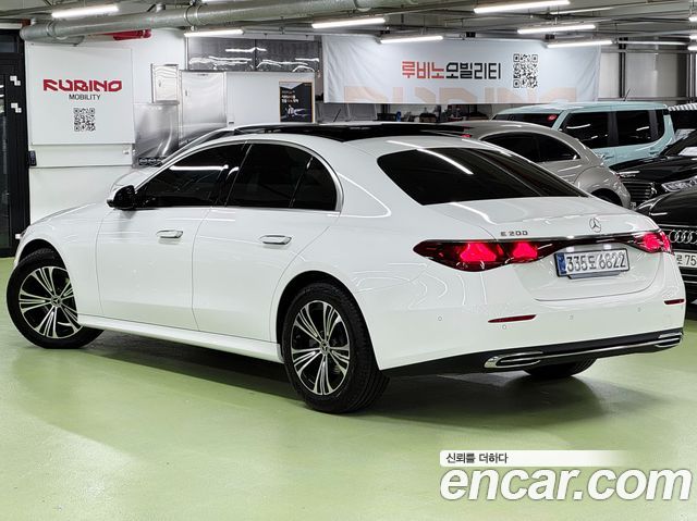 Mercedes-Benz E-Class W214 E200 Avantgarde - фото 2