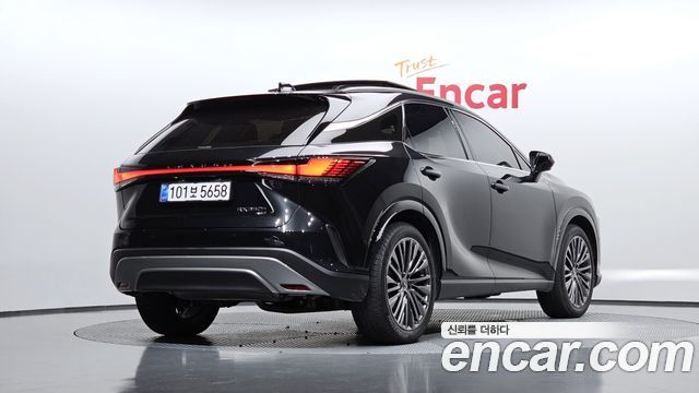 Lexus RX 5-го поколения Luxury - фото 1