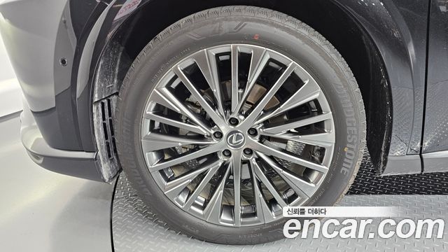 Lexus RX 5-го поколения Luxury - фото 4
