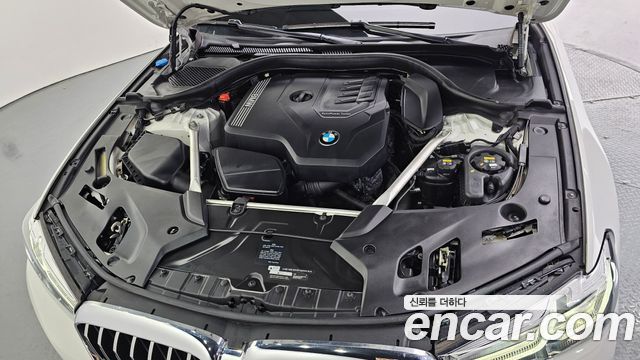 BMW 5-Series G30 530i Luxury - фото 4