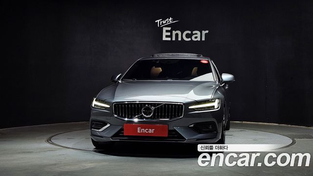 Volvo S60 3-го поколения T5 Inscroption - фото 2