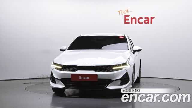 Kia K5 3-го поколения 2.0 Signature - фото 2