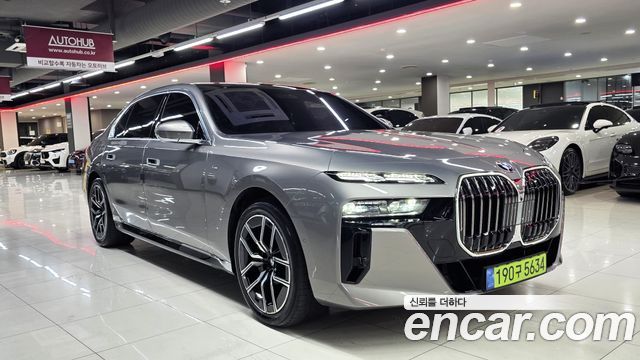 BMW 7-Series G70 740i xDrive M Sport - фото 0
