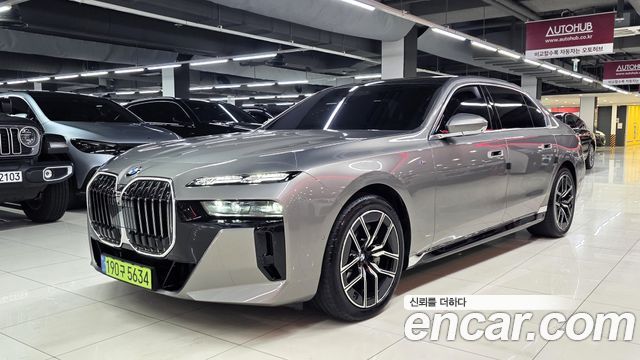 BMW 7-Series G70 740i xDrive M Sport - фото 2