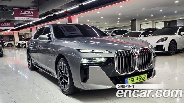 BMW 7-Series G70 740i xDrive M Sport - фото 4