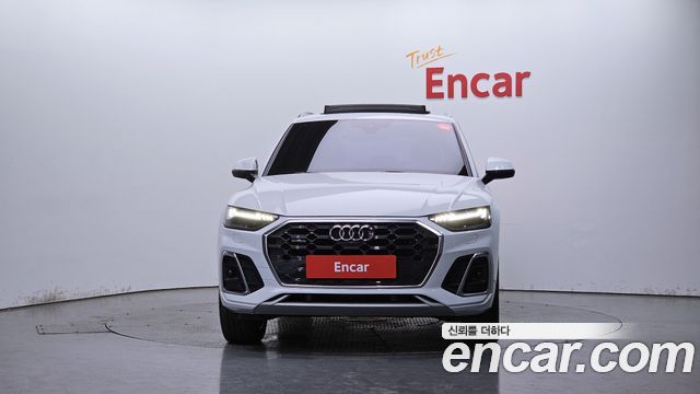 Audi Q5 FY 45 TFSI Quattro Premium - фото 2