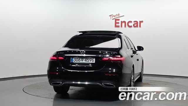 Mercedes-Benz E-Class W213 E350 4MATIC AMG Line - фото 3