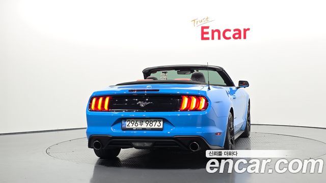 Ford Mustang Coupe - фото 3