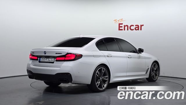 BMW 5-Series G30 M550i xDrive - фото 1