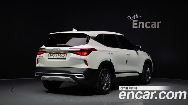 Kia Seltos Diesel 1.6 2WD Prestige - фото 1