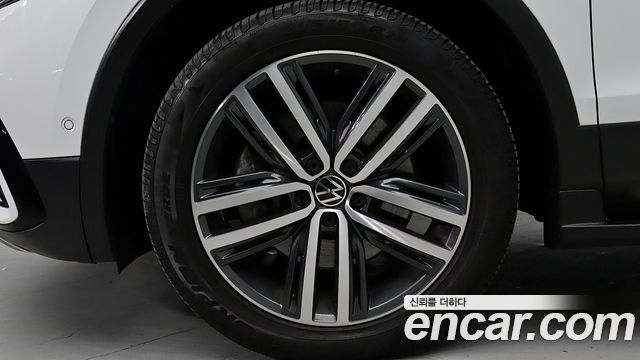 Volkswagen Tiguan 2.0 TSI Prestige - фото 4