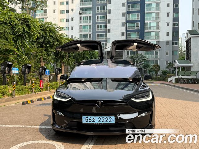Tesla Model X Plaid - фото 2
