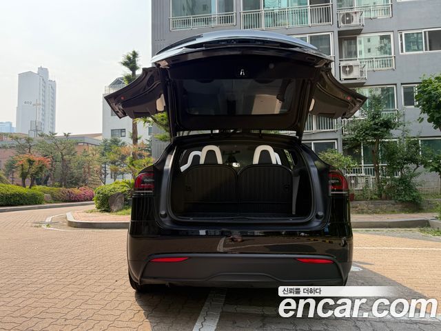 Tesla Model X Plaid - фото 3