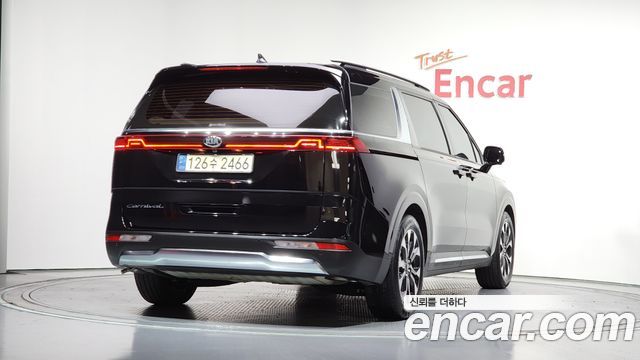 Kia Carnival 4-го поколения 9-Seater Signature - фото 1