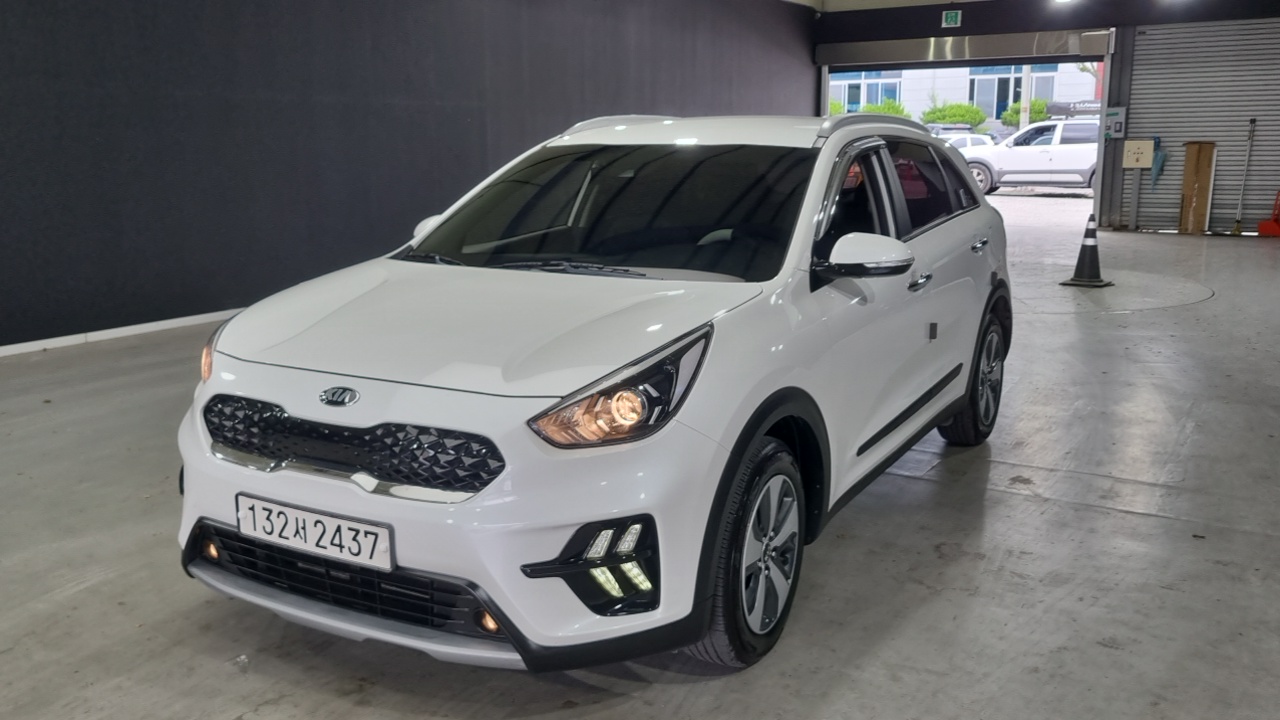 Kia Niro Новый 1.6 HEV Luxury - фото 0