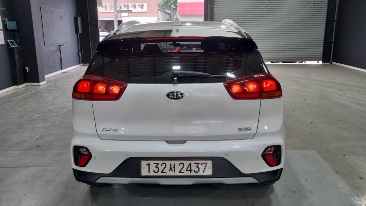 Kia Niro Новый 1.6 HEV Luxury - фото 3