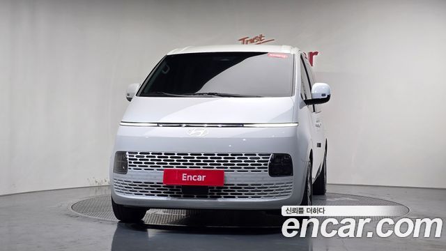 Hyundai Staria 4WD Tourer 11-Seater Modern - фото 1