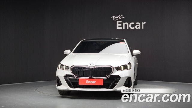 BMW 5-Series G60 520i Special Edition - фото 2