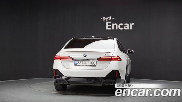 BMW 5-Series G60 520i Special Edition - фото 3