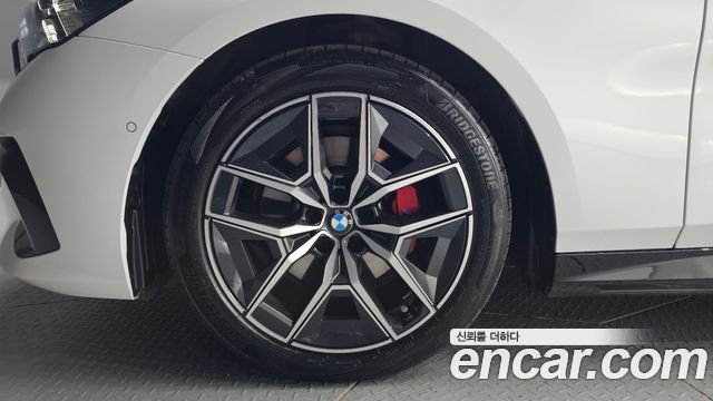 BMW 5-Series G60 520i Special Edition - фото 4