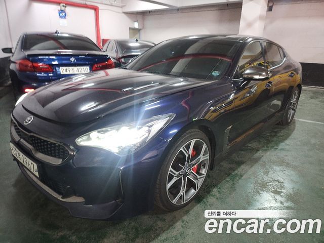 Kia Stinger 2.0 Turbo 2WD Platinum - фото 0