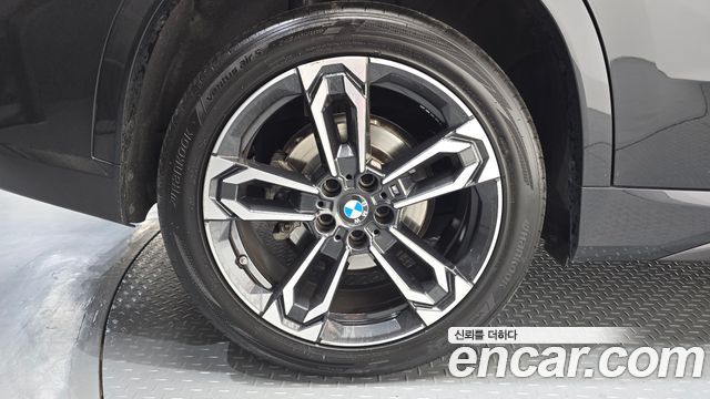 BMW X1 U11 xDrive 20i M Sport - фото 3