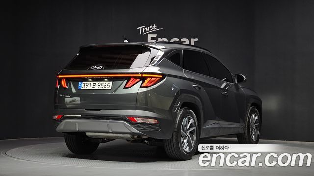 Hyundai Tucson NX4, гибрид Inspiration 2WD - фото 1