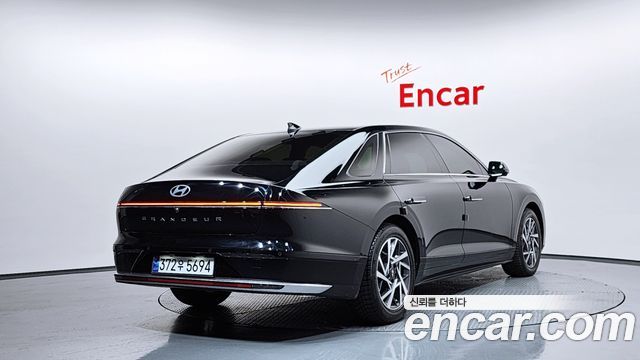 Hyundai Grandeur GN7, гибрид Premium - фото 1