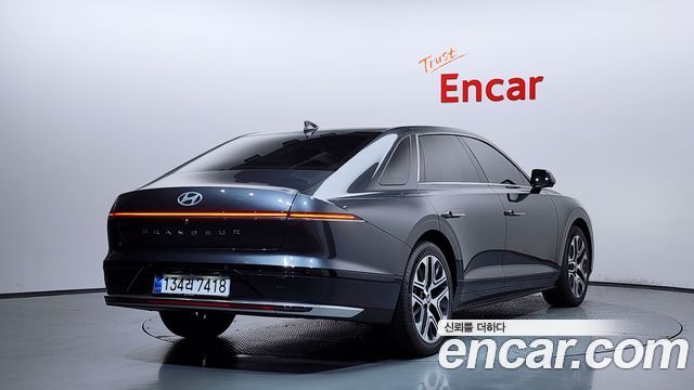 Hyundai Grandeur GN7 2,5 Gasoline 2WD Honors - фото 1