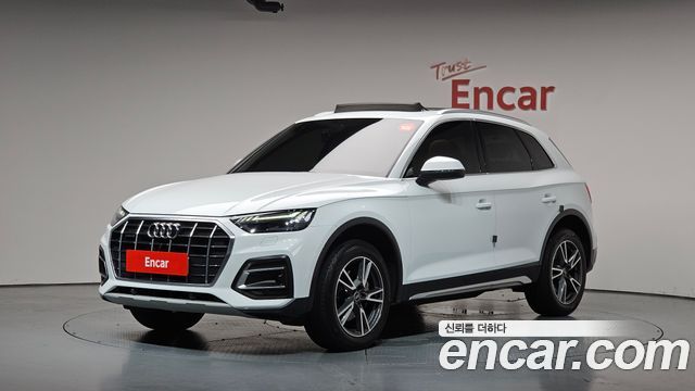 Audi Q5 FY 40 TDI Quattro - фото 0