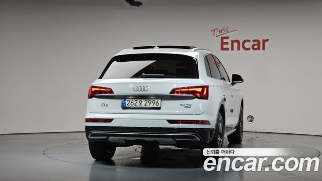 Audi Q5 FY 40 TDI Quattro - фото 3