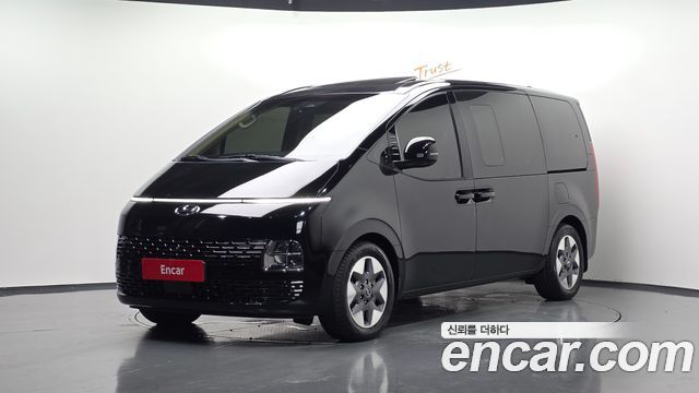 Hyundai Staria 4WD Tourer 9-Seater Modern - фото 0