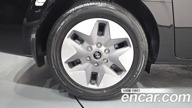 Hyundai Staria 4WD Tourer 9-Seater Modern - фото 4
