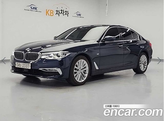BMW 5-Series G30 530i xDrive Luxury Plus - фото 0