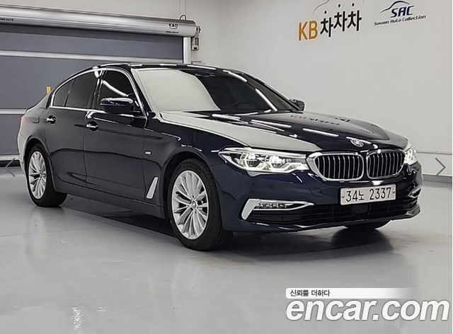 BMW 5-Series G30 530i xDrive Luxury Plus - фото 3