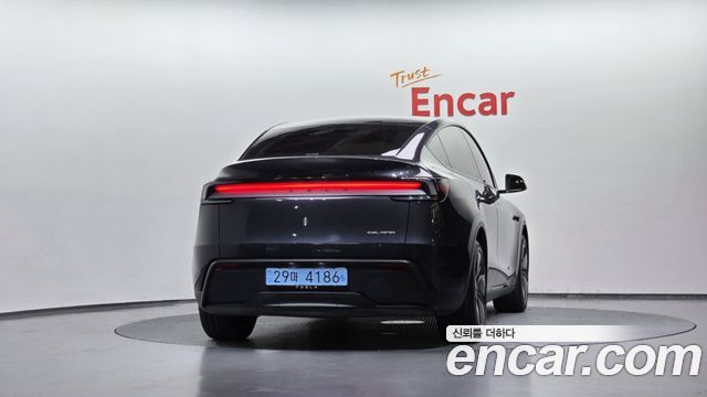 Tesla Model Y Long Range AWD - фото 2