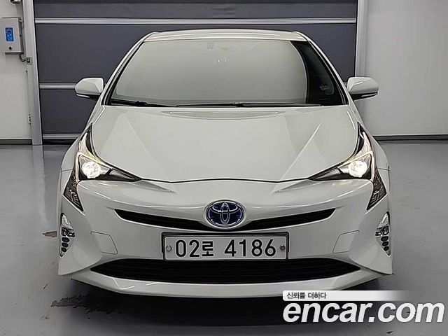 Toyota Prius 4-го поколения 1.8 E - фото 2