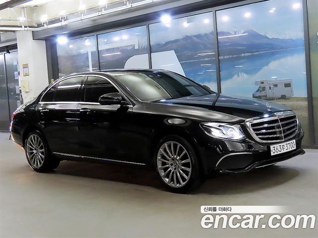 Mercedes-Benz E-Class W213 E300 4MATIC Exclusive - фото 0